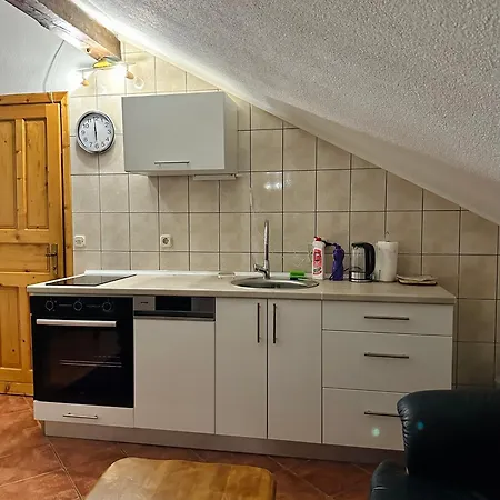 Ivan Apartman *
